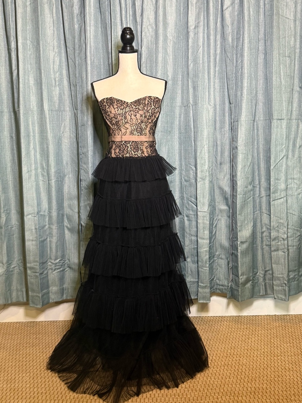 BCBGMaxAzria Strapless Black Lace Bodice Tiered Tulle Gown